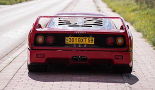 Nekdanji ferrari F40 Nigela Mansella prodali za skoraj 700 tisoč evrov