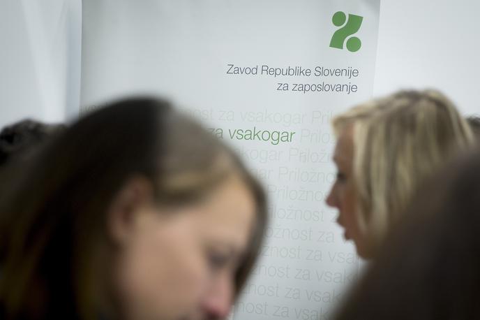 Brezposelni | Na ministrstvu za delo, družino, socialne zadeve in enake možnosti so za Siol.net povedali, da se zavzemajo za odpravo zgornjih omejitev nadomestil, ki v nespremenjenem znesku veljajo od leta 2013. | Foto Ana Kovač