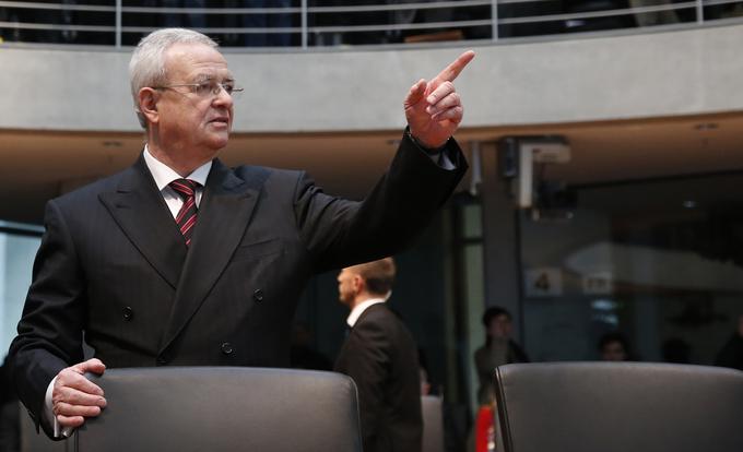 Le nekaj dni po izbruhu afere je izvršni predsednik Martin Winterkorn odstopil. | Foto: Reuters