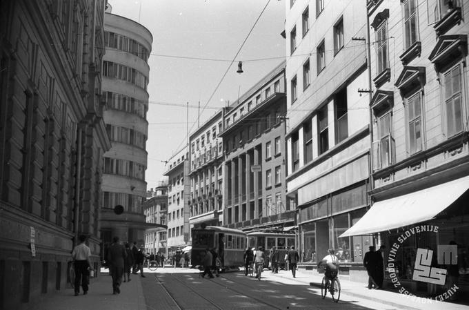 tramvaj po vojni | Foto: Joe Mally; hrani: MNZS