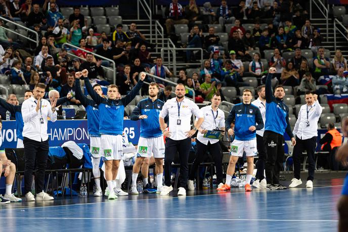 slovenska rokometna reprezentanca : Zelenortski otoki | Slovenski tabor danes čaka obračun z Islandijo. | Foto Rokometna zveza Slovenije/Tadej Morano