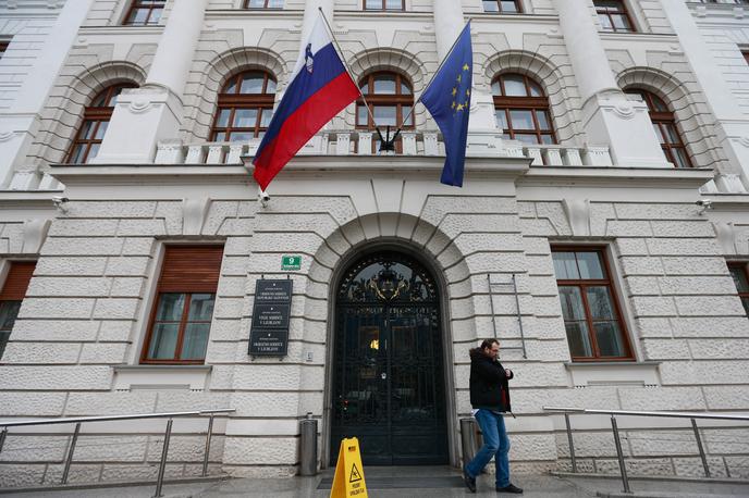 sodišče | Zaradi vpletenosti mladoletnih oseb in občutljivosti primera je narok potekal za zaprtimi vrati, javen bo le izrek sodbe. (slika je simbolična) | Foto Anže Malovrh/STA