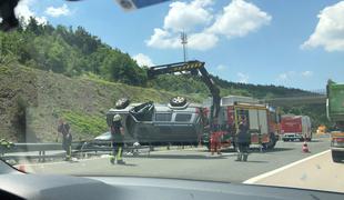 Nesreča na primorski avtocesti, nastajajo zastoji #foto