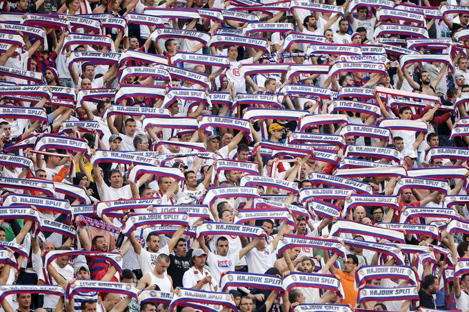 Splitska Torcida stiska pesti za nogometni klub Hajduk. | Foto: 