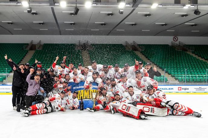 Jesenice prvaki - Olimpija finale | Jeseničani so po sezoni, v kateri so osvojili naslov državnih prvakov, doživeli pravi eksodus. | Foto Matic Klanšek Velej/Sportida