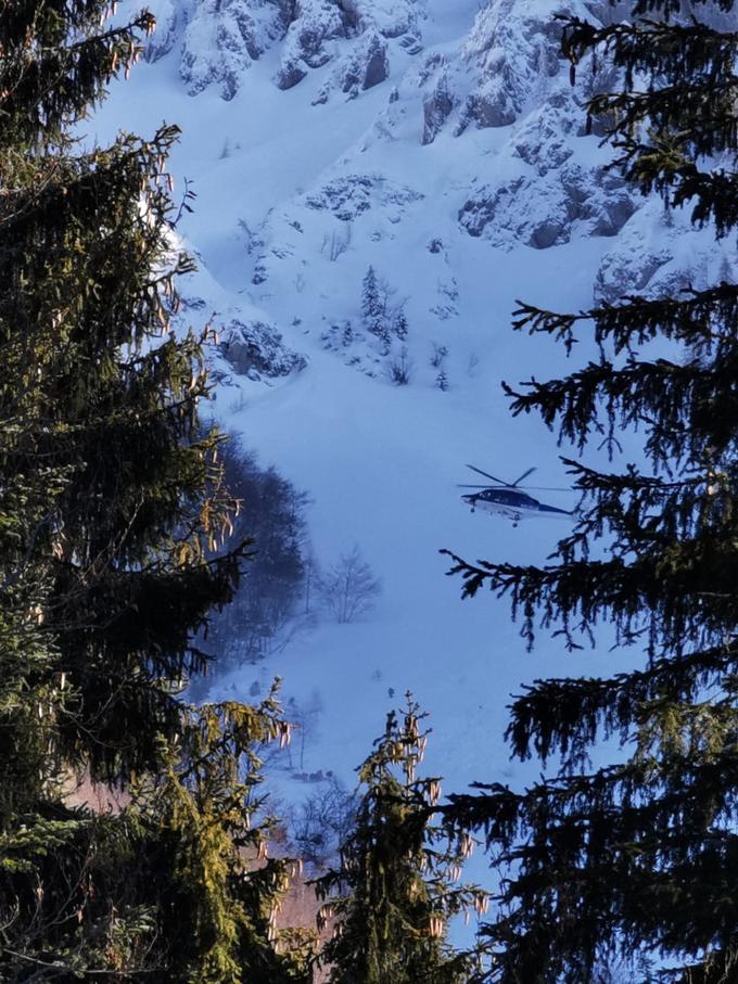 Na območju Storžiča je danes potekala obsežna reševalna akcija, v plazovih so umrle tri osebe. | Foto: GRS Tržič