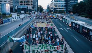 Na sinočnjem protestu v Ljubljani 4000 ljudi, v ospredju okoljski problemi