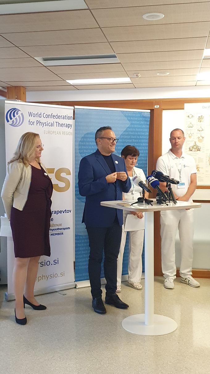 Predsednik ZFS Tine Kovačič je opozoril, da fizioterapevtske storitve pogosto izvajajo nekvalificirani kadri. | Foto: Univerzitetni rehabilitacijski inštitut RS Soča