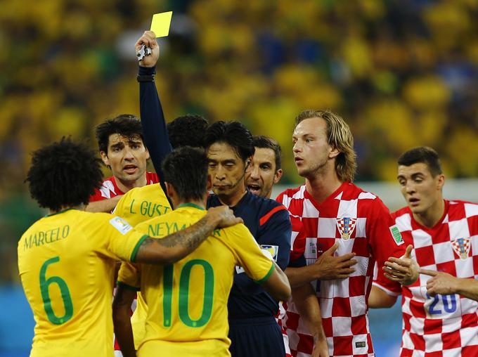 Na uvodni tekmi SP 2014 je Brazilija premagala Hrvaško s 3:1, selektor Niko Kovač, pozneje tudi trener Bayerna in Monaca, zdaj pa vodi Wolfsburg, je po dvoboju izpostavil slabo sojenje v korist gostiteljem. | Foto: Reuters