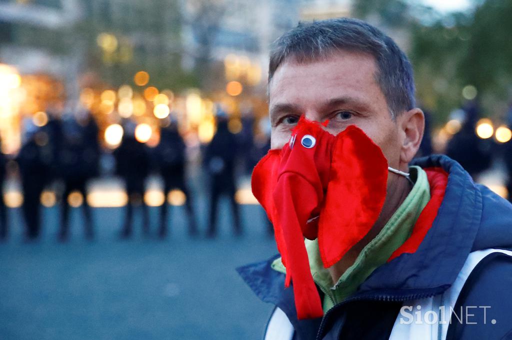 Policija nad protestnike v Frankfurtu