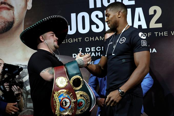 Anthony Joshua je odločen, da si decembra v Savdski Arabiji povrne naslove svetovnega prvaka. | Foto: Reuters