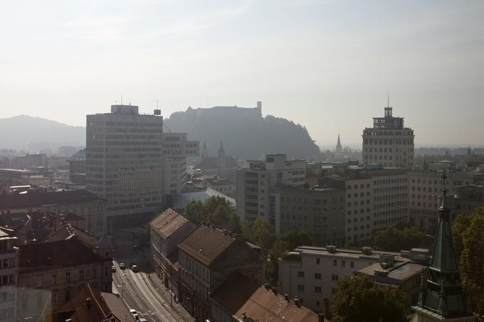 Omejitev višine stolpnic v središču mesta je višina grajskega griča. | Foto: Matej Leskovšek