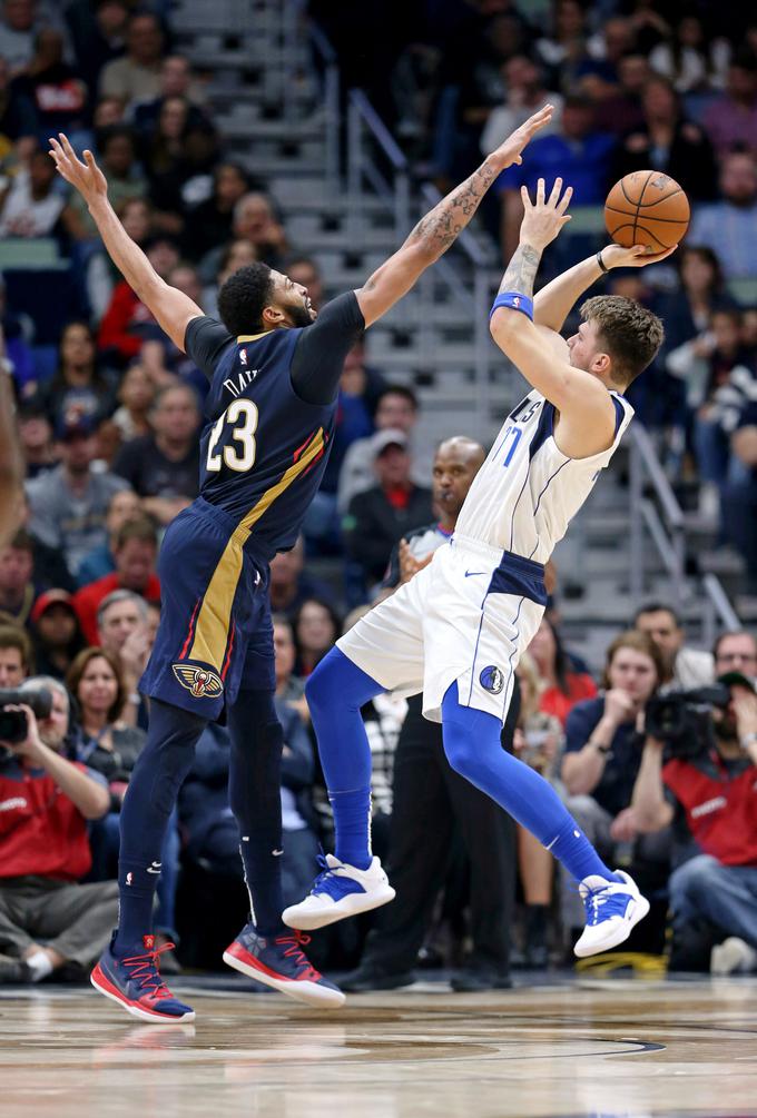 Dončiću in soigralcem je največ težav povzročal Anthony Davis (48 točk in 17 skokov). Zaradi poškodbe je tokrat manjkal Wesley Matthews. | Foto: Reuters