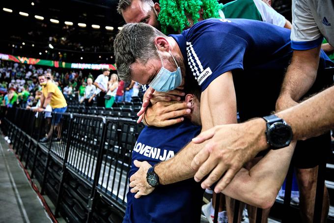 Goran Dragić je slovenske košarkarje v Kaunasu spremljal s tribun. | Foto: Hendrik Osula/FIBA