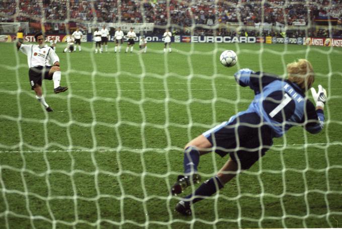 Oliver Kahn je tako leta 2001 v finalu lige prvakov ubranil 11-metrovko Zlatku Zahoviću. Takrat je bil Raul Albiol star 16 let in nabiral izkušnje v mlajših selekcijah Valencie. | Foto: Guliverimage/Vladimir Fedorenko