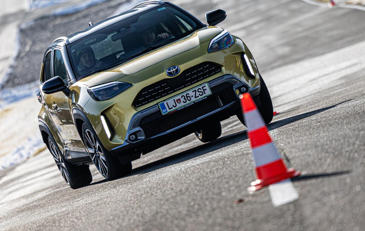 Slovenski avto leta Vransko | Toyota je v Sloveniji v nekaj mesecih prodala dobrih 600 yarisov cross in avtomobil je presegel pričakovanja trgovcev. Za Toyoto je to prva zmaga v izborih Slovenski avto leta. | Foto Uroš Modlic