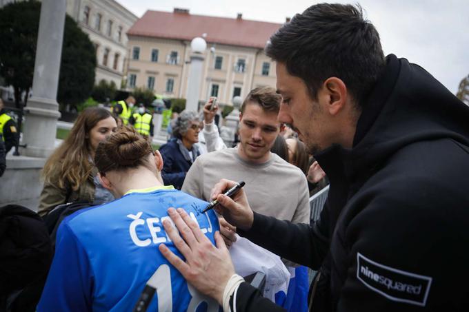 "Zelo pomembno pri vsem tem je, kako imaš stvari urejene doma, kako te podpira žena, družina. To podporo imam, a ni lahko biti vsako poletje ločen od družine." | Foto: Anže Malovrh/STA