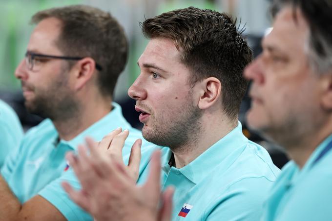 Luka Dončić in soigralci bodo prvo tekmo v Pireju odigrali v torek ob 20. uri proti Hrvaški. | Foto: www.alesfevzer.com