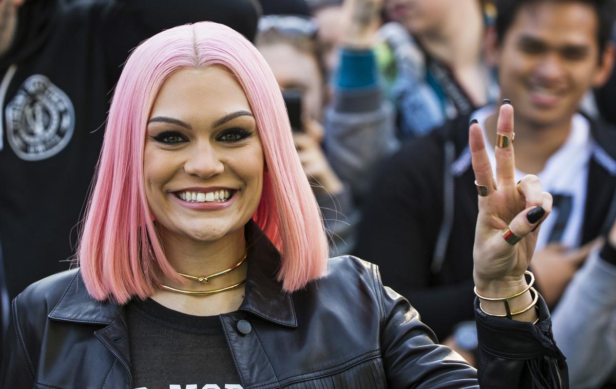 Jessie J | Pevka je za božič dobila neprijetno presenečenje. | Foto Reuters