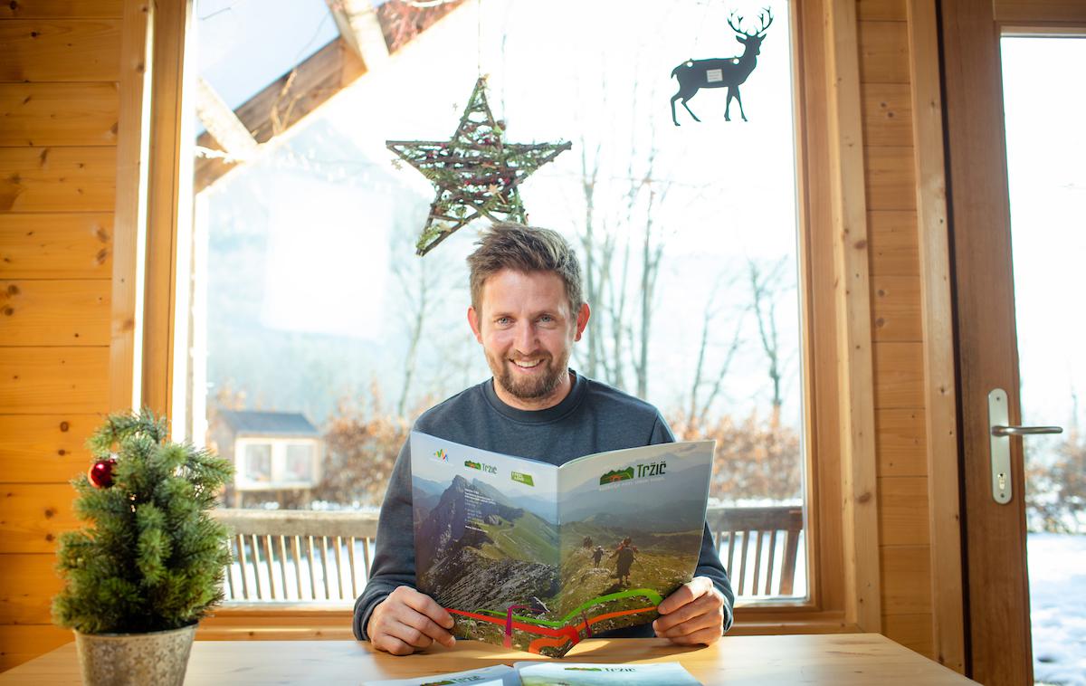 Janez Aljančič Glamping Tržič | Janez Aljančič je v prvi slovenski nogometni ligi v dresih kranjskega Triglava, Olimpije, Ljubljane, Domžal in Maribora zbral 199 nastopov, 110 jih je dodal še v drugi ligi. Osvojil je dva naslova državnih prvakov, oba z Domžalami, dvakrat je bil najboljši v pokalu (Olimpija in Maribor). Zadnjo prvoligaško tekmo je v dresu Maribora odigral 5. maja 2010, ko so vijolice na Ptuju premagale Dravo z 1:0. Danes je polovični lastnik glampinga Mountain Fairy Tale. | Foto Vid Ponikvar