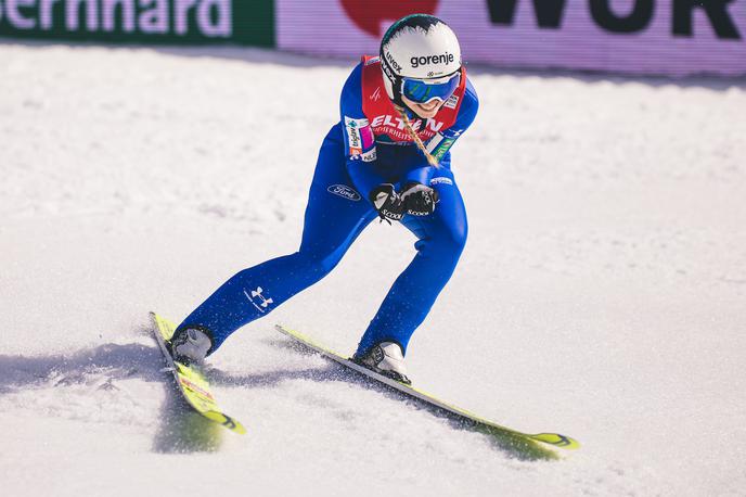 SP Planica Nika Križnar | Nika Križnar je navkljub bolezni na ekipni tekmi prikazala odlična skoka. | Foto Grega Valančič/Sportida