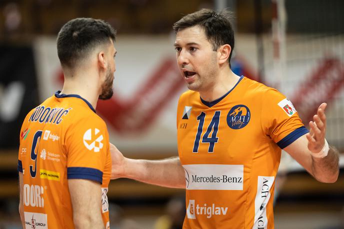 Nikola Gjorgiev | ACH Volley je uspel zadržati pomebnega moža, Nikolo Gjorgieva (desno). | Foto Vid Ponikvar