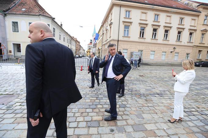 Moški zažgal na Markovem trgu, Zagreb | Foto: Pixsell