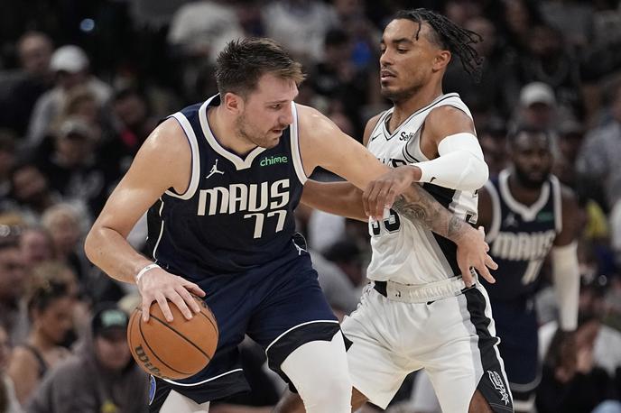 Dallas Mavericks Luka Dončić | Luka Dončić je sezono odprl s trojnim dvojčkom. | Foto Guliverimage