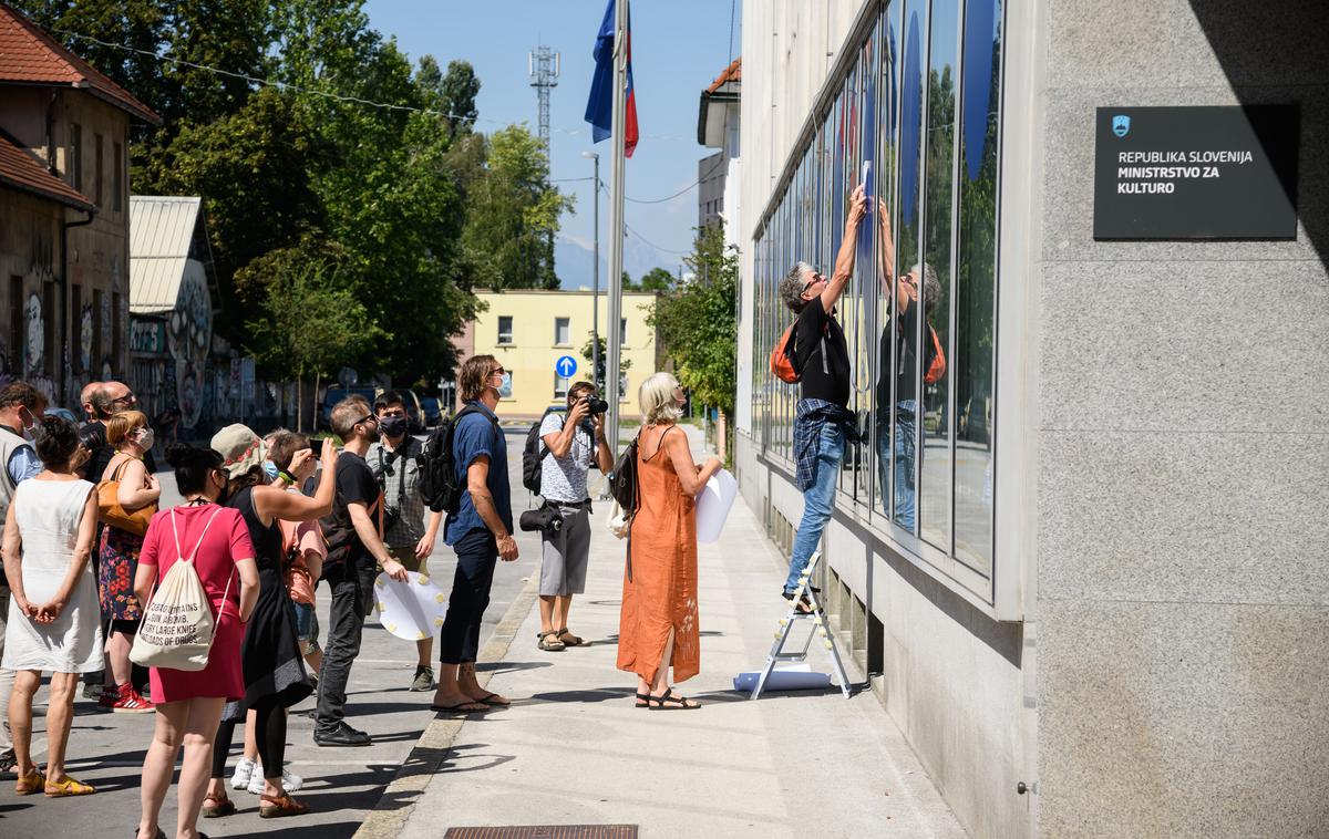 protest pred ministrstvom za kulturo | Foto STA