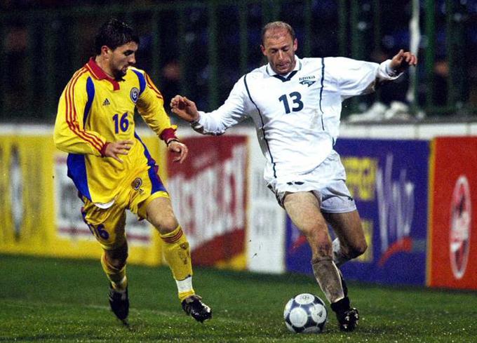 Mladen Rudonja na tekmi v Bukarešti, kjer je zabil svoj edini gol v 65 reprezentančnih nastopih. | Foto: Reuters