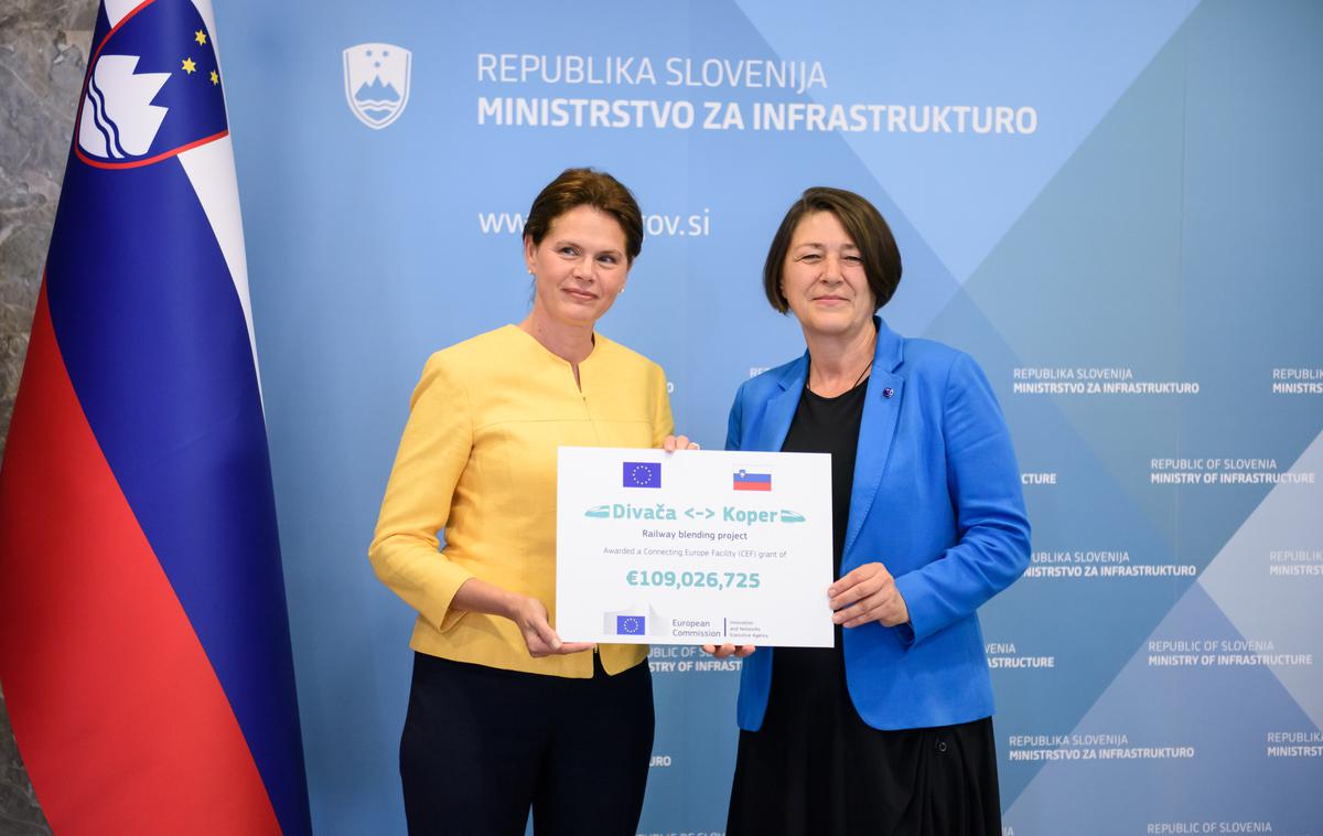 Alenka Bratušek, Violeta Bulc | Foto STA