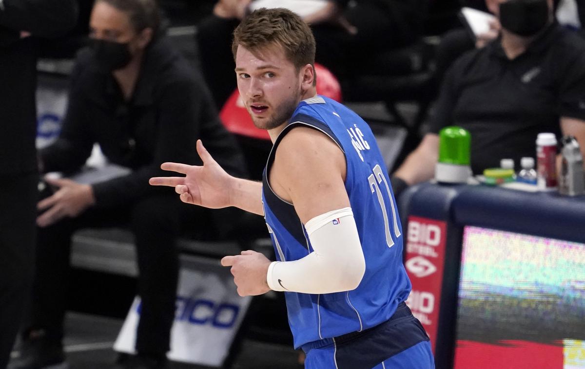 Luka Dončić | Luka Dončić je moral športno priznati premoč košarkarjev San Antonia. | Foto Guliverimage