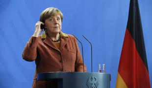 Merkel: Berlin in Ankara za sodelovanje Nata pri nadzoru morja