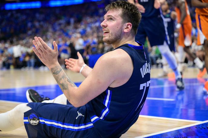 Luka Dončić | Luka Dončić je pomagal Dallasu do izenačenja v skupnih zmagah (2:2) proti Phoenixu, najboljši ekipi rednega dela lige NBA. | Foto Reuters