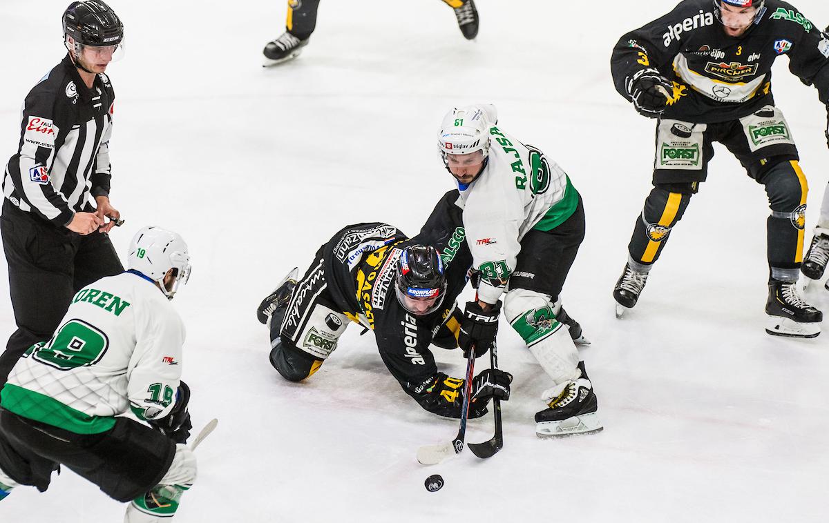 HK SŽ Olimpija - Pustertal Wolfe, alpska liga | "Nadaljevati tam, kjer so v petek končali," pred nedeljsko tekmo, po kateri bo znan prvak Alpske lige, pravijo hokejisti Olimpije. Ti so po zaostanku z 1:3 v seriji proti Pustertalu serijo izenačili na 3:3 v zmagah. | Foto Grega Valančič/Sportida