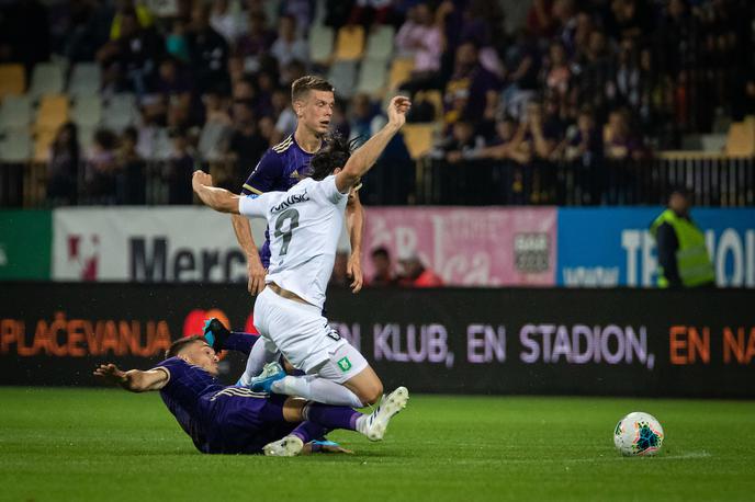 Olimpija, Maribor | Na derbiju v Ljudskem vrtu je bilo vroče, a gledalci niso videli zadetka. Olimpija je Maribor spet zapustila neporažena. | Foto Blaž Weindorfer/Sportida