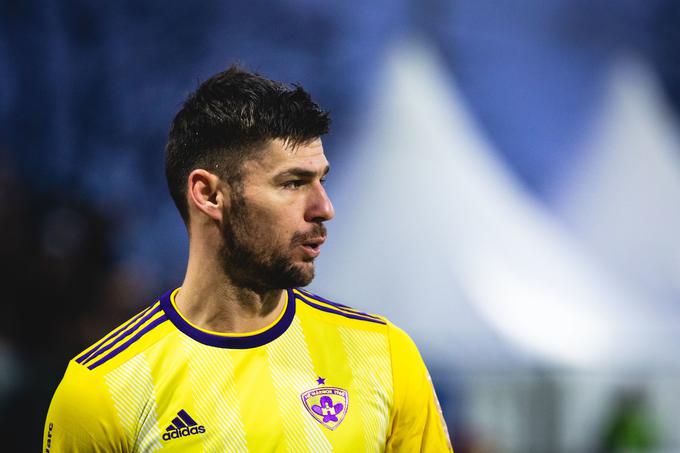 Najbolj hvaležen, če se bo prvenstvo nadaljevalo, bo NK Maribor, saj so trenutno šele na četrtem mestu. Ostali bi brez Evrope. | Foto: Blaž Weindorfer/Sportida