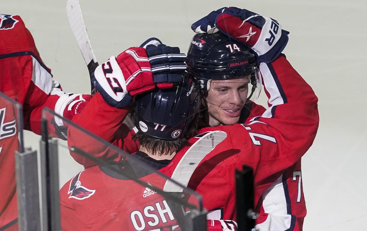 Nic Dowd | Nic Dowd  je zadel odločilni gol za zmago Washingtona proti Bostonu na prvi tekmi končnice. | Foto Guliverimage