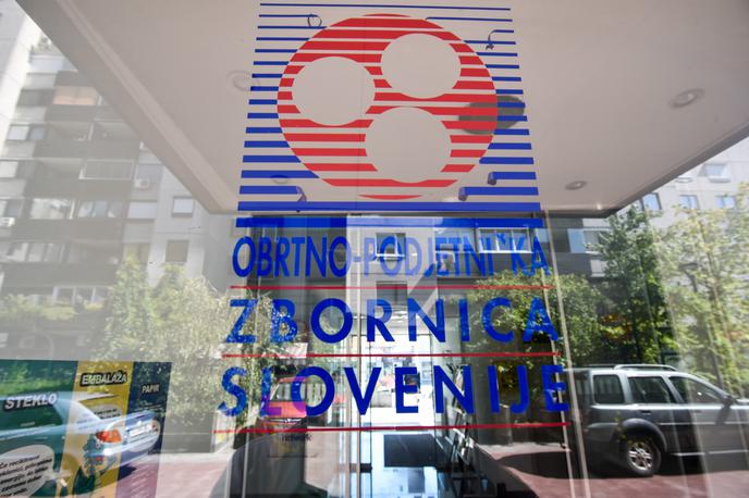 OZS Obrtno podjetniška zbornica Slovenije | V OZS opozarjajo, da je treba ukrepe, s katerimi bi omilili posledice upada evropske avtomobilske in druge industrije, sprejeti čim prej. | Foto STA