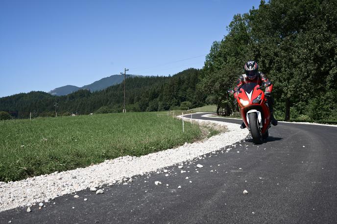 Motorist v zavoju | Foto Klemen Korenjak