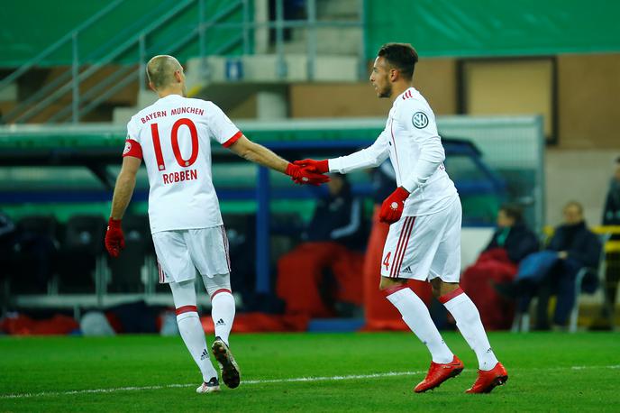 Corentin Tolisso, Arjen Robben | Foto Reuters