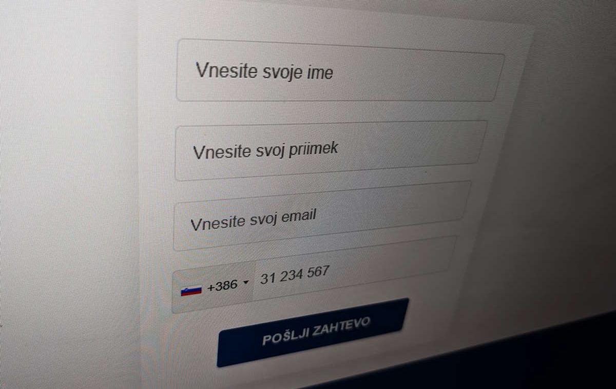 Obrazec prevara | Kdor bo v enega od takšnih obracev, ki jih Slovencem in Slovenkam pod nos neumorno molijo spletni goljufi, vnesel svoje osebne podatke, se bo skoraj zagotovo znašel na seznamu prihodnjih potencialnih žrtev prevar. | Foto Matic Tomšič