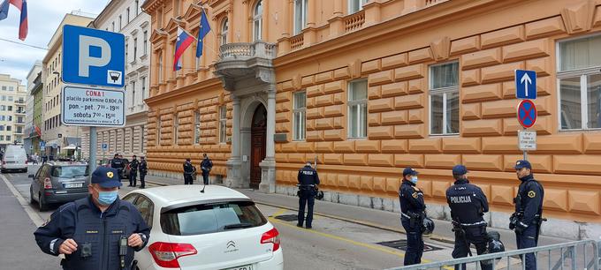 Protest pred ustavnim sodiščem | Foto: Bojan Puhek