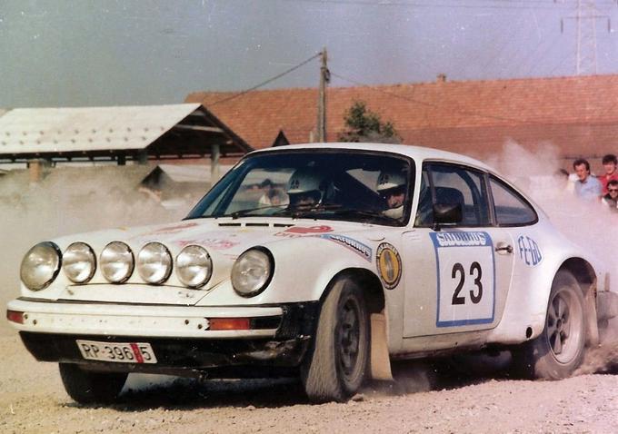 Slavko Dekleva in njegov porsche 911. Z njim je leta 1985 zmagal na reliju Loka za državno prvenstvo takratne Jugoslavije. | Foto: Boris Hodnik