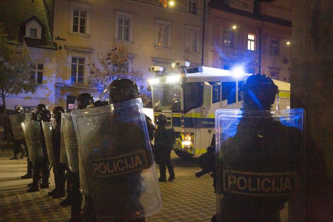 Anis Ličina je bil po navedbah policije na nasilnih protestih v Ljubljani 5. novembra lani vodja skupine nasilnih protestnikov. | Foto: Bojan Puhek