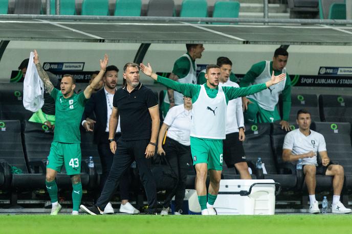 Olimpija Galatasaray | Ko je glavni sodnik Andreas Ekberg razveljavil zadetek Olimpije sredi prvega polčasa, na klopi zmajev ni manjkalo začudenja. | Foto Vid Ponikvar