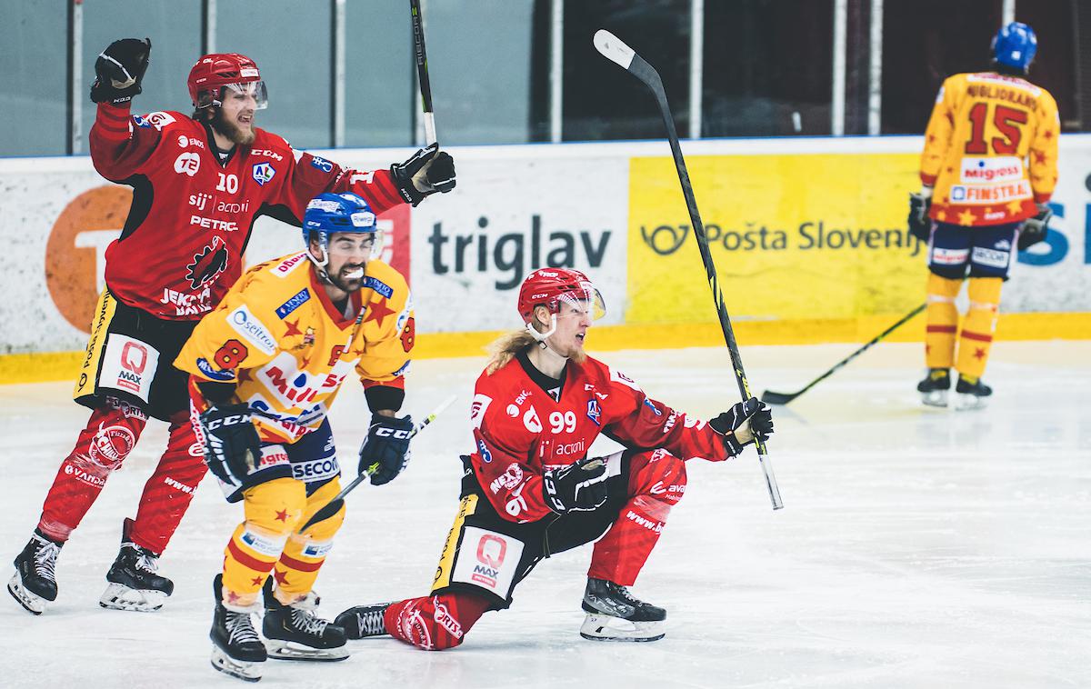 HDD Jesenice Asiago finale Alpska liga | Hokejisti Jesenic so po hudem boju po podaljšku strli Asiago in izenačili finalno serijo. | Foto Grega Valančič/Sportida