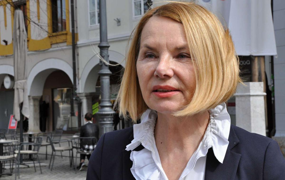 Milena Kramar Zupan, direktorica SB Novo mesto | Milena Kramar Zupan, direktorica Splošne bolnišnice Novo mesto, pravi, da je bil preklic soglasij za delo drugje logičen odgovor stavkajočim zdravnikom. | Foto STA