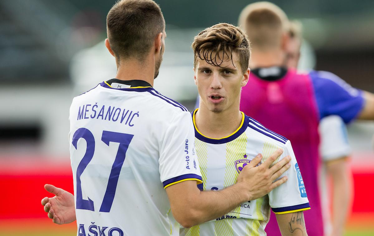 Jasmin Mešanović, Luka Zahović | Jasmin Mešanović in Luka Zahović sestavljata veliko konkurenco v napadu Maribora, ki ga sestavljajo še Jan Mlakar, Marcos Tavares in Gregor Bajde. | Foto Vid Ponikvar