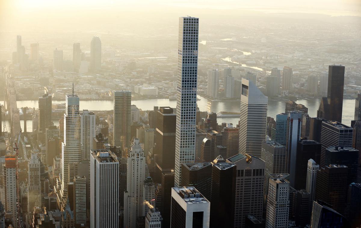 New York, stolpnica, 432 Park Avenue | Župan mesta Eric Adams je sicer že novembra podpisal zakon, poimenovan načrt ukrepanja proti podganam, ki med drugim predvideva zmanjšanje količine odpadkov na mestnih ulicah. | Foto Reuters